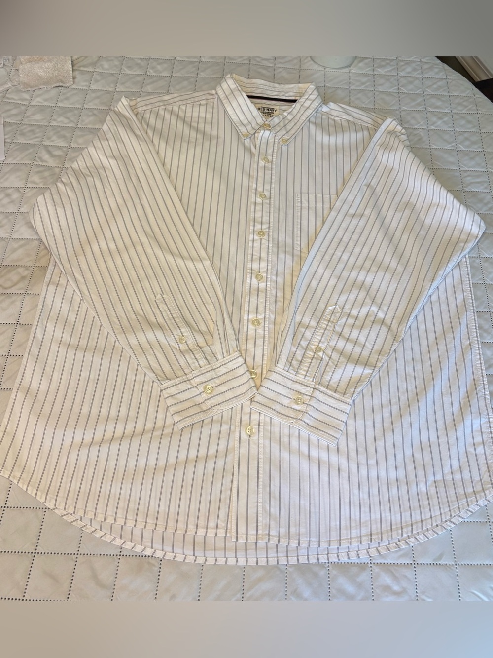Old Navy men’s vertical struct button-down dress shirt. 100% cotton   Size XL